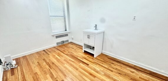 Bright Ground-Floor Retail/Office Space in Astoria Near Mount Sinai Hospital