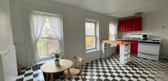 Huge apartment for rent, NO FEE