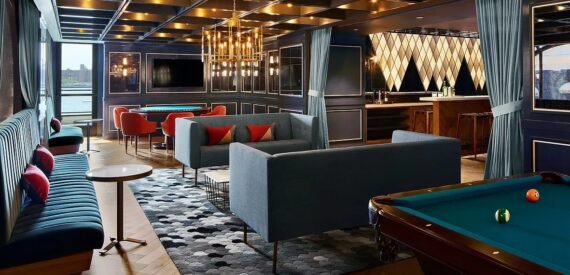 NO FEE! Beautifully renovated 1BR with a Balcony! GREENPOINT