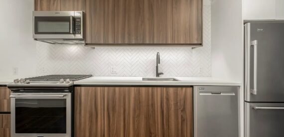 BRAND NEW STUDIO IN LUXURY BUILDING! NO FEE!!!