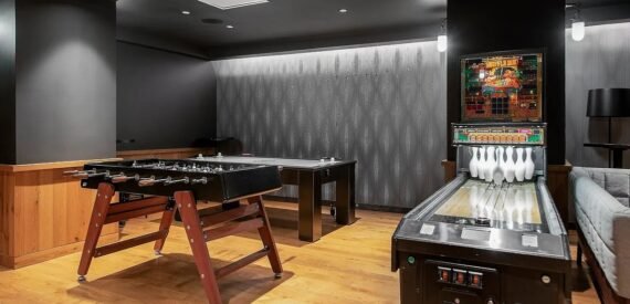 BRAND NEW STUDIO IN LUXURY BUILDING! NO FEE!!!