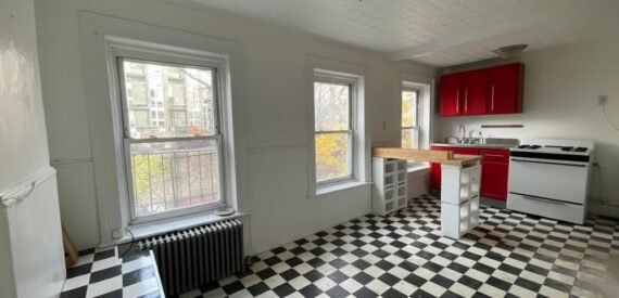 Huge apartment for rent, NO FEE