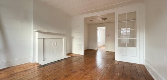 Huge apartment for rent, NO FEE