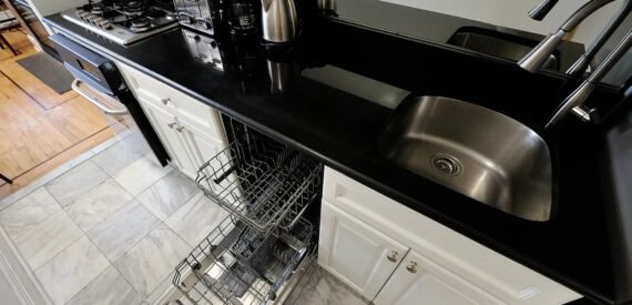 Fully Furnished 3BR Summer Rental w/ Rooftop &amp; Washer/Dryer in Hell’s Kitchen