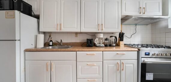 Furnished 3BR Summer Rental in Hell’s Kitchen – Spacious, Modern, Prime Location!