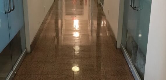 Modern Office/Showroom in Prime Garment District – No Broker Fee, 24/7 Access!