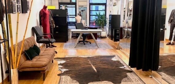 Modern Office/Showroom in Prime Garment District – No Broker Fee, 24/7 Access!