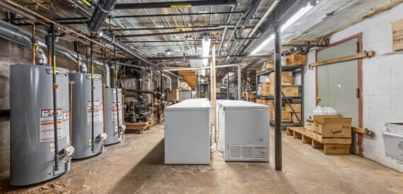 Mixed use and Lot For Sale