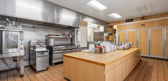 Mixed use and Lot For Sale