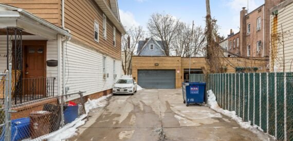 Mixed use and Lot For Sale