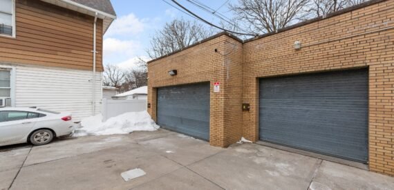 Mixed use and Lot For Sale