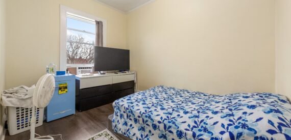 Mixed use and Lot For Sale