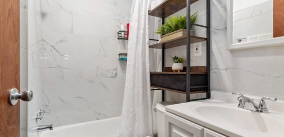 Mixed use and Lot For Sale