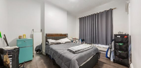 Mixed use and Lot For Sale