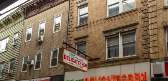 Mixed use and Lot For Sale