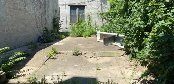 HIGH TRAFFIC RESTAURANT*RETAIL*GROCERY*DRY USE FOR LEASE