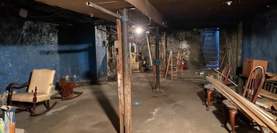 HIGH TRAFFIC RESTAURANT*RETAIL*GROCERY*DRY USE FOR LEASE