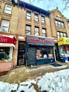 HIGH TRAFFIC RESTAURANT*RETAIL*GROCERY*DRY USE FOR LEASE