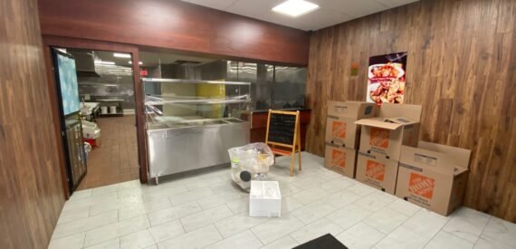 HIGH TRAFFIC RESTAURANT*RETAIL*GROCERY*DRY USE FOR LEASE