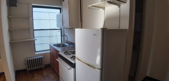 NO FEE! SUNNY 2BR in the EV!