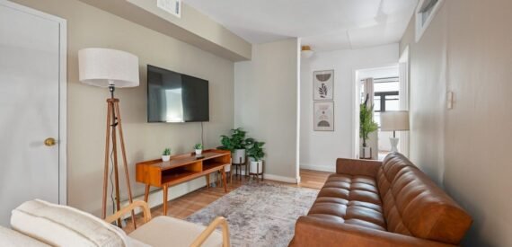 Fully Furnished 3 Bedroom apartment in Chelsea Available for the summer!!!