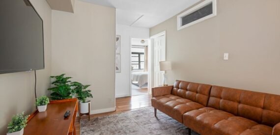 Fully Furnished 3 Bedroom apartment in Chelsea Available for the summer!!!