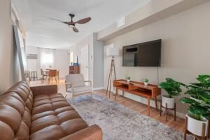 Fully Furnished 3 Bedroom apartment in Chelsea Available for the summer!!!