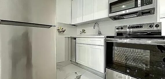 Amazing One Bedroom Loft in Midtown South Doorman~Laundry ~ Elevator ~New Conversion