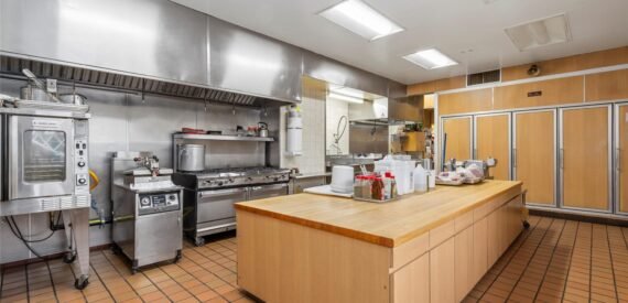 Mixed use and Lot For Sale