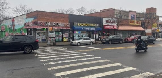 7074 Kissena Blvd