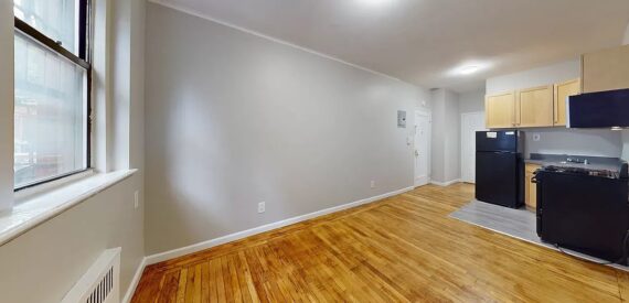 Spacious Studio by Tompkins Square Park – East Village Gem!