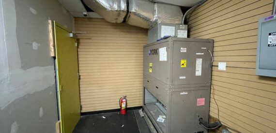 Huge Commercial Store for rent in Busy Area NO FEE