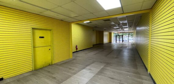 Huge Commercial Store for rent in Busy Area NO FEE