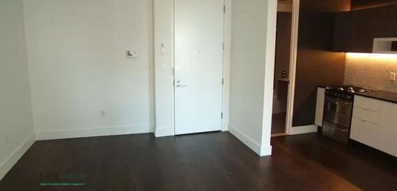 Modern 2BR Apartment w/ Skyline Rooftop, Steps to A/C Express – No Broker Fee!