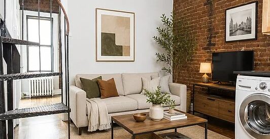 Amazing 3 Bedroom beautiful Penthouse apartment ~ washer and dryer in unit Queen size bedrooms