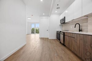 Top-Floor 2BR w/ Private Balcony &amp; No Broker Fee at 942 New York Ave, Flatbush!