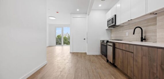 Top-Floor 2BR w/ Private Balcony &amp; No Broker Fee at 942 New York Ave, Flatbush!
