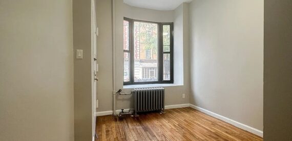 Spacious 3BR/2BA Duplex w/ Private Entrance in Prime East Village Location