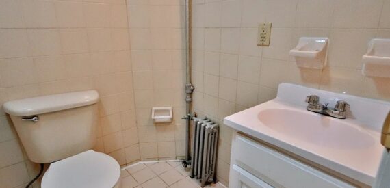 Spacious 3BR/2BA Duplex w/ Private Entrance in Prime East Village Location