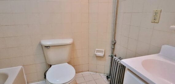Spacious 3BR/2BA Duplex w/ Private Entrance in Prime East Village Location
