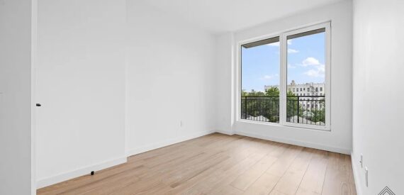 Top-Floor 2BR w/ Private Balcony &amp; No Broker Fee at 942 New York Ave, Flatbush!