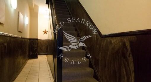 Spacious floor-through TRUE 2-bedroom apartment in Yorkville