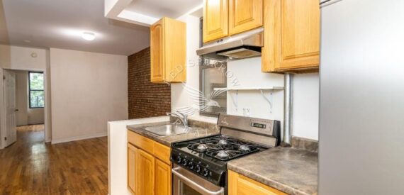 Spacious floor-through TRUE 2-bedroom apartment in Yorkville