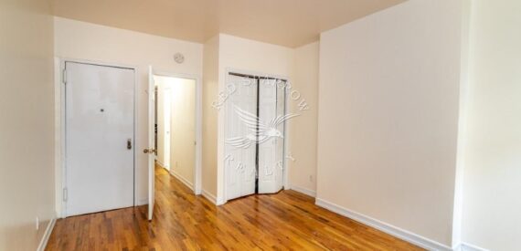 Spacious floor-through TRUE 2-bedroom apartment in Yorkville