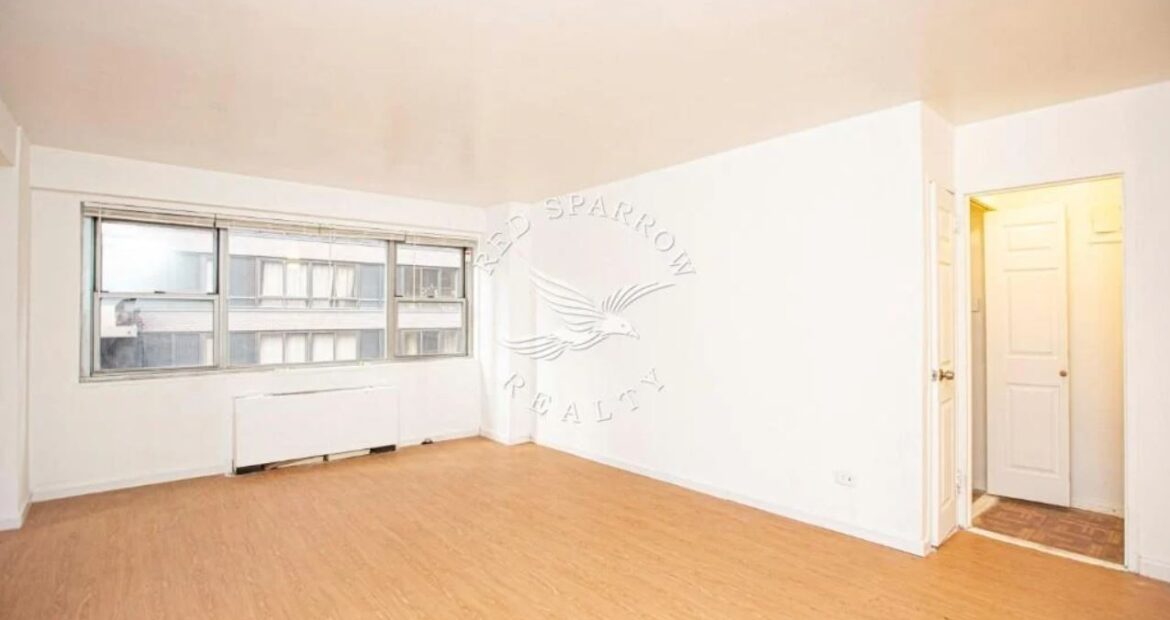 Amazing open layout on East 49th Street in Turtle Bay
