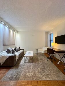 Beautiful and Spacious 1 Bedroom~Luxury~Doorman/Elevator/Laundry