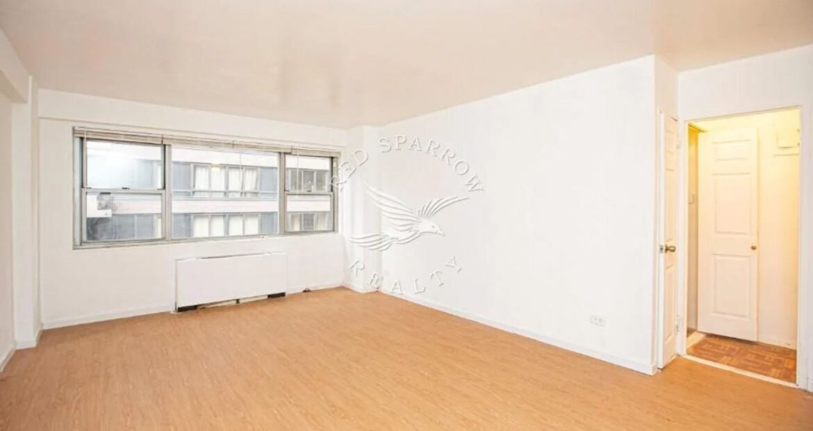 Amazing open layout on East 49th Street in Turtle Bay