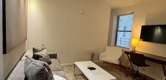 Beautiful and Spacious 1 Bedroom~Luxury~Doorman/Elevator/Laundry