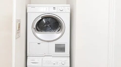 Wonderfull bright one bedroom apartment with washer and dryer in the unit lovely Upper east Side