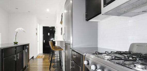 Huge amazing 4 bedroom 2 baths apartment with a private patio and washer and dryer in unit